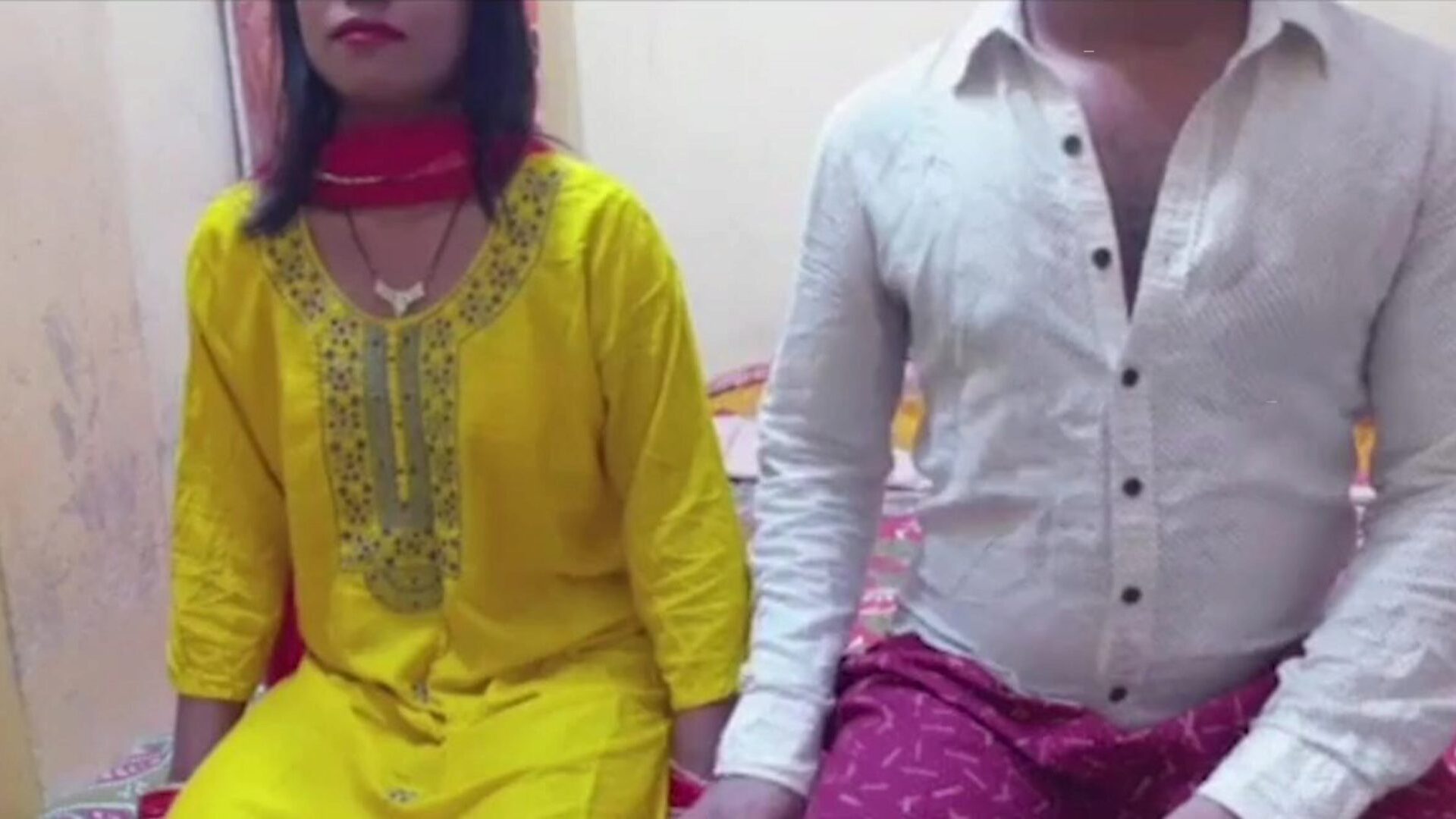 garota faz foda sexy com um aliado (indiano) indiano desi hawt hawt namorada sexo
