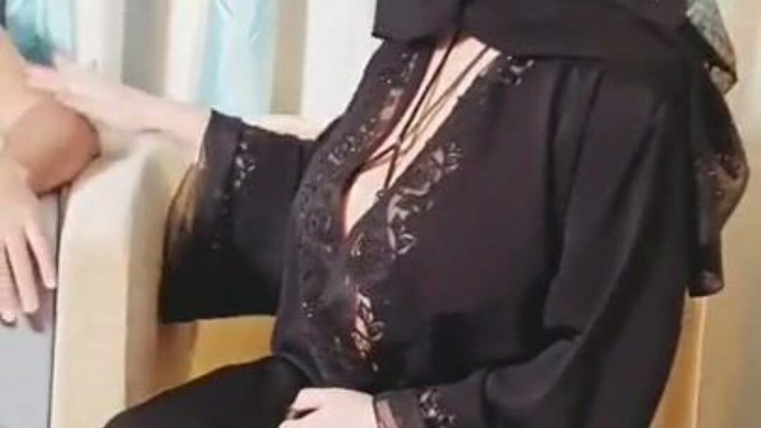 Dana, an Egyptian Arab Muslim with big meatballs