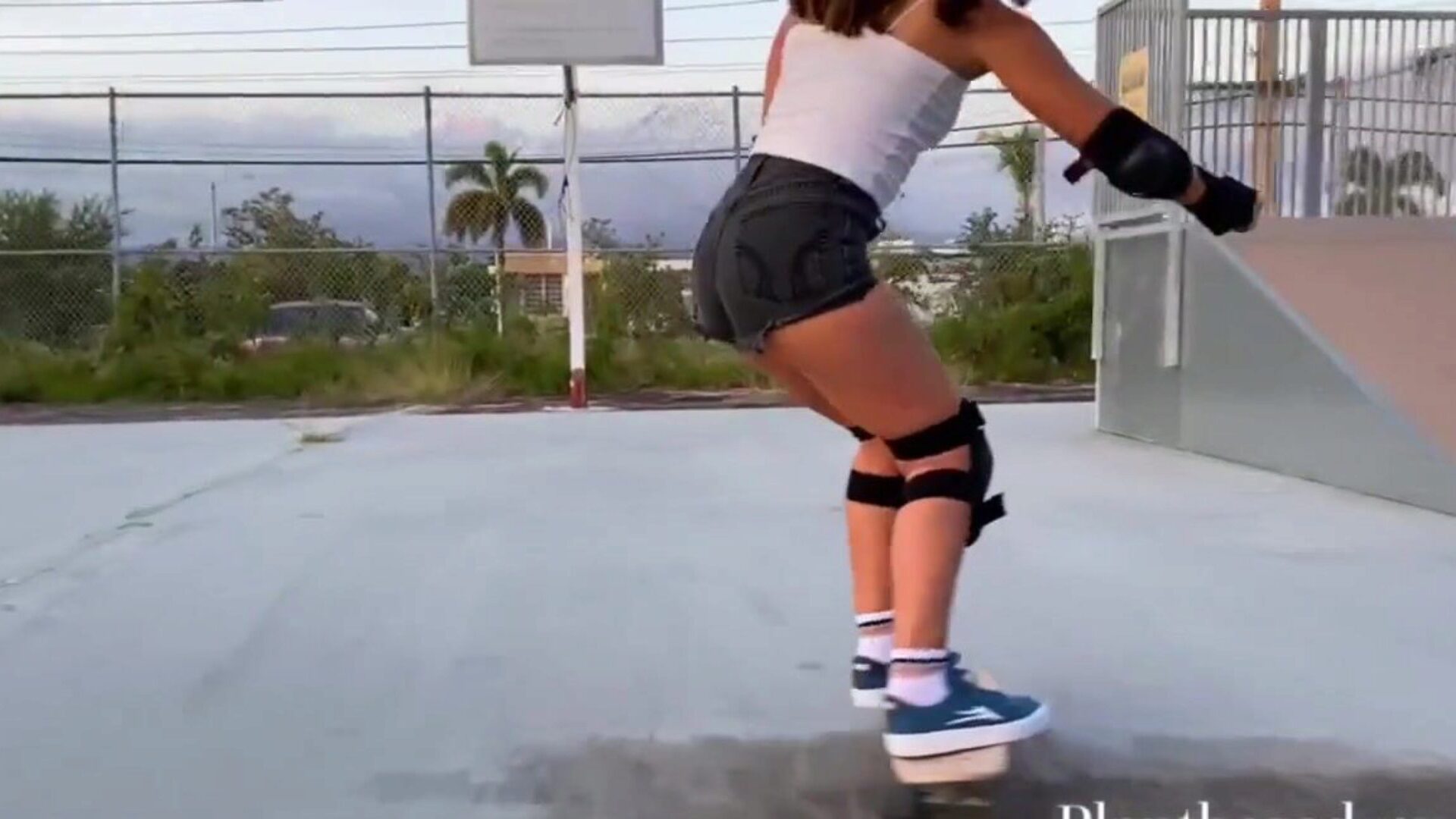Fucking A Skater Girl Outdoors