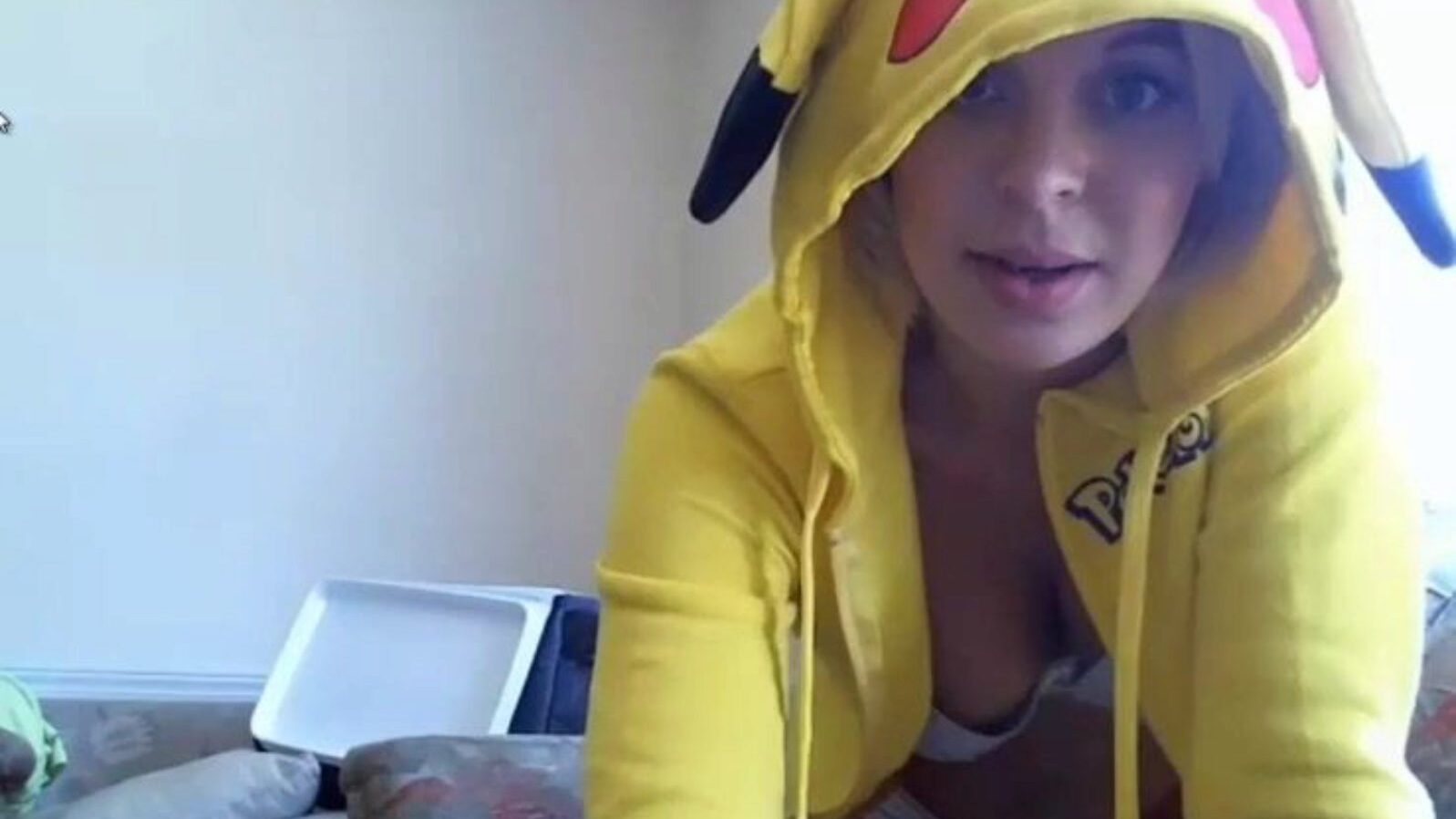 Sexy Neyaa in pikachu suit