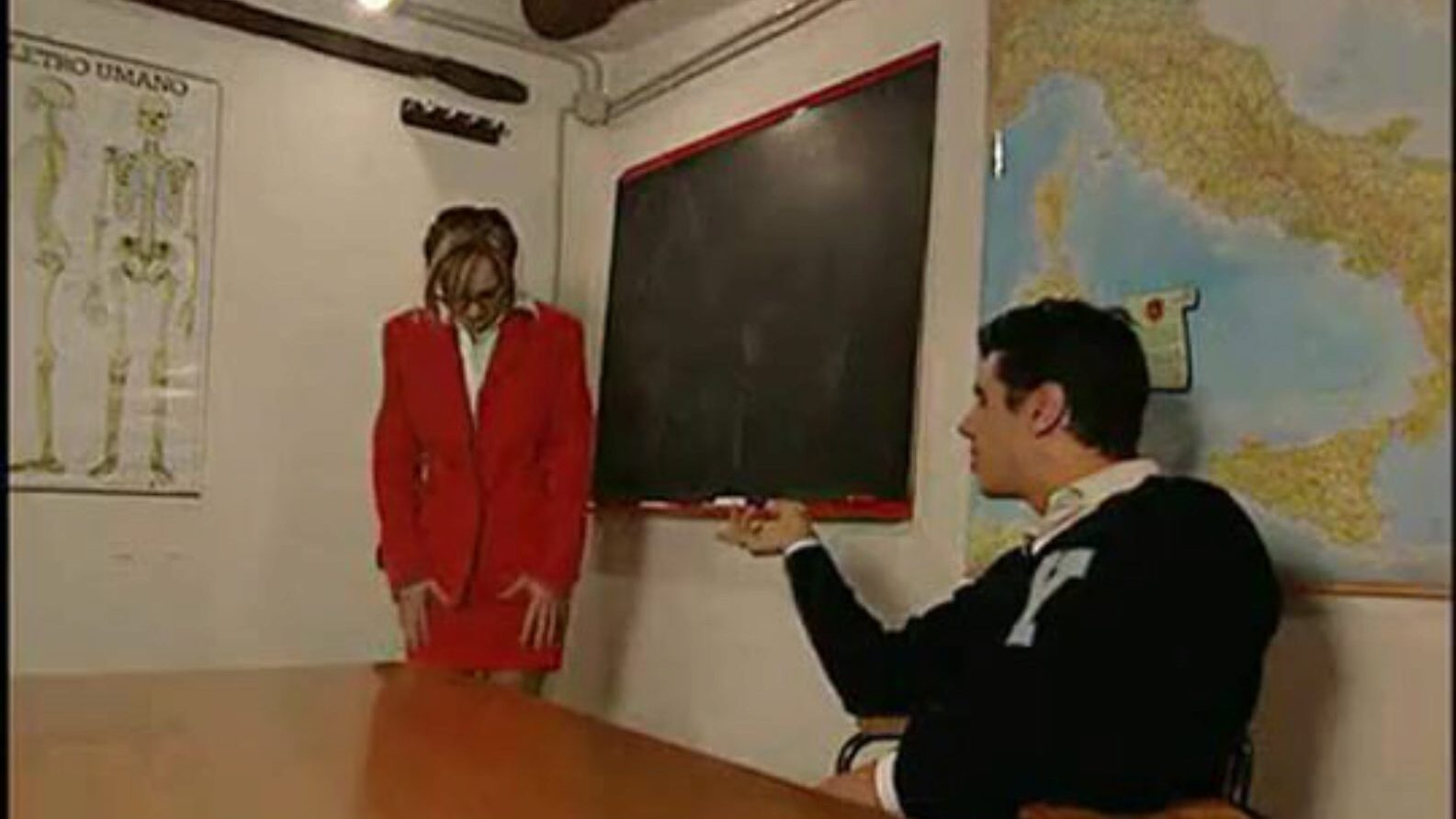 Italian Teacher Tutors 2 Students