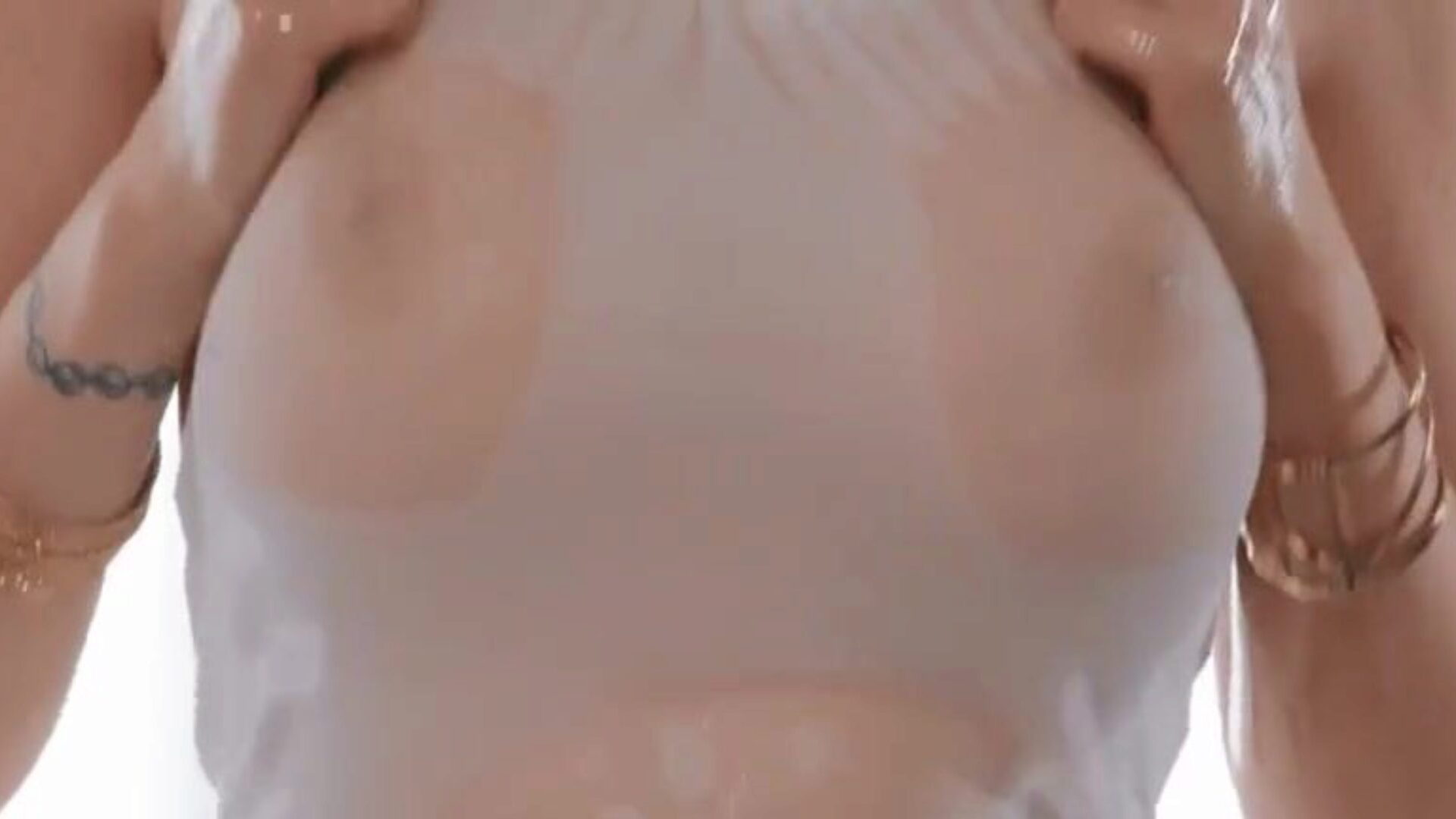 Close Up Oily Titty Jiggling w mummy I'd like to pummel Lauren Phillips! If u thought that u can't enhance Lauren Phillips' Sexiness any further think another time cause this honey just got her Bazongas all lubed up!!!!