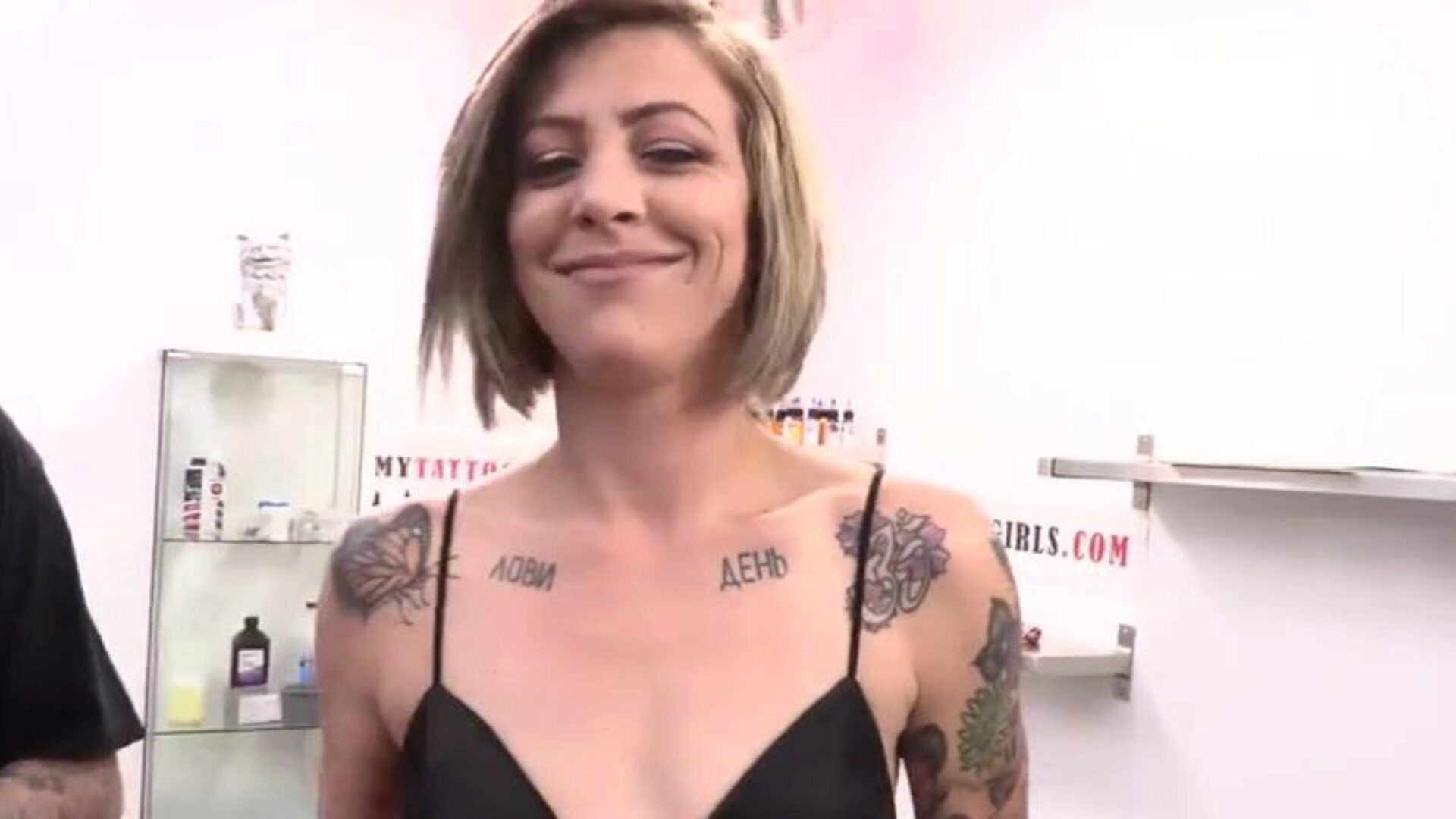 Wonderful Ink on Sexy Honey ft. Leah Luv in POV Short-Haired Leah Love is notorious for her charming tats depicting heartfelt stories and motives from her life.