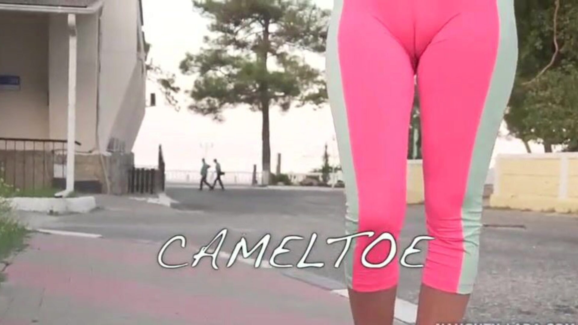 Cameltoe - I wore taut yoga pants in public