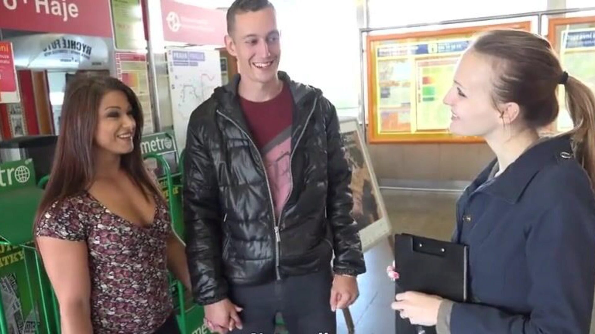Belle Claire convinces couple to do public hook-up Public reality three-some
