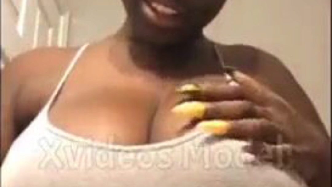 Large love muffins smutty talking big gorgeous lady african sex-toy pumping