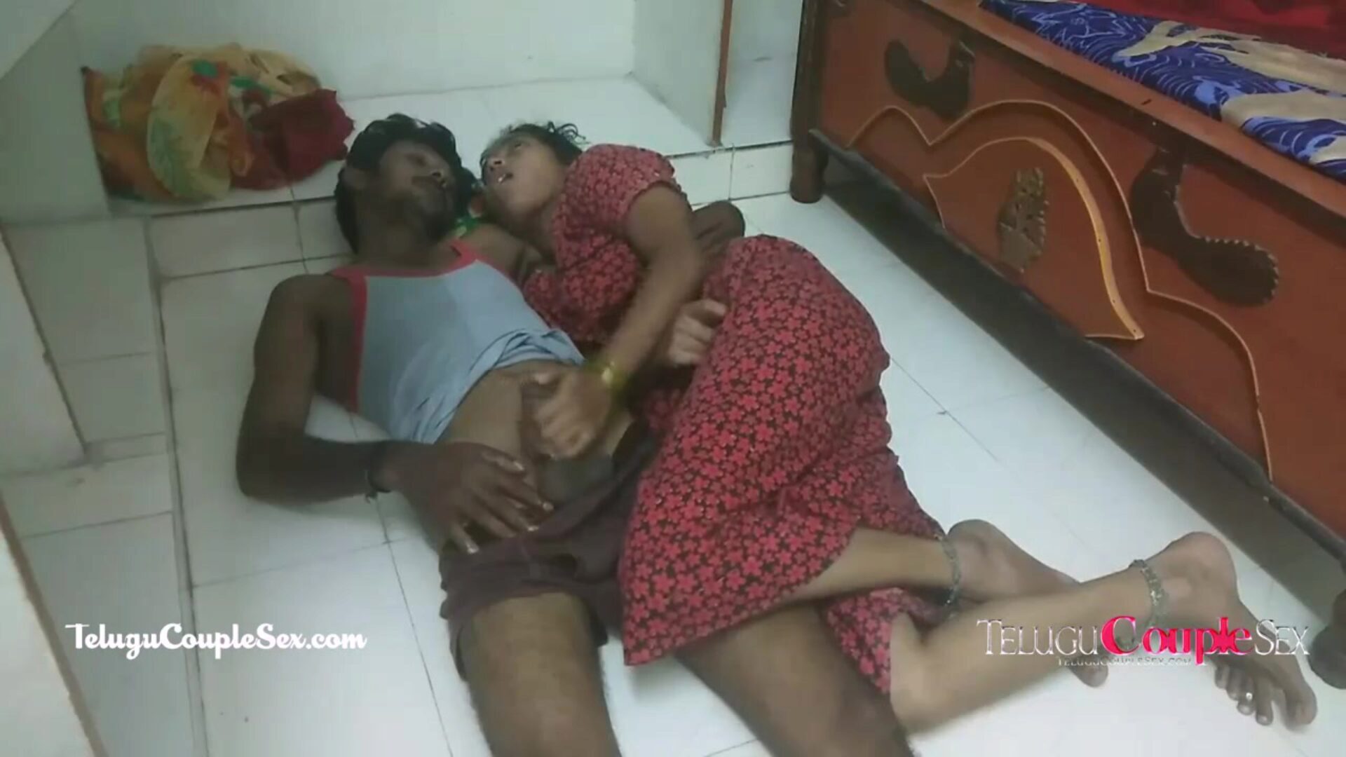 Telugu Village Paar spät in der Nacht mit heißer Desi Frau pumpen Telugu Dorf Paar spät in der Nacht mit heißer Desi Frau pumpen