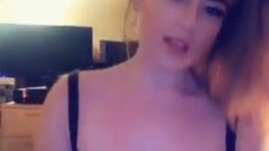 Amelia Skye gives oily bra titfuck filmed on Snapchat - Large tit bitch