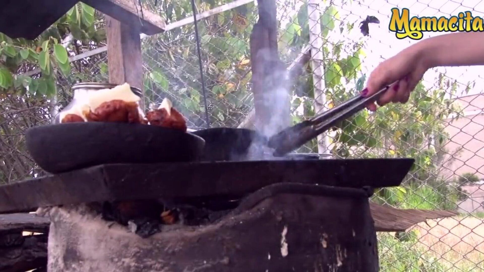 mamacitaz - super horký kolumbijský prodejce masa touží po jiném druhu masa