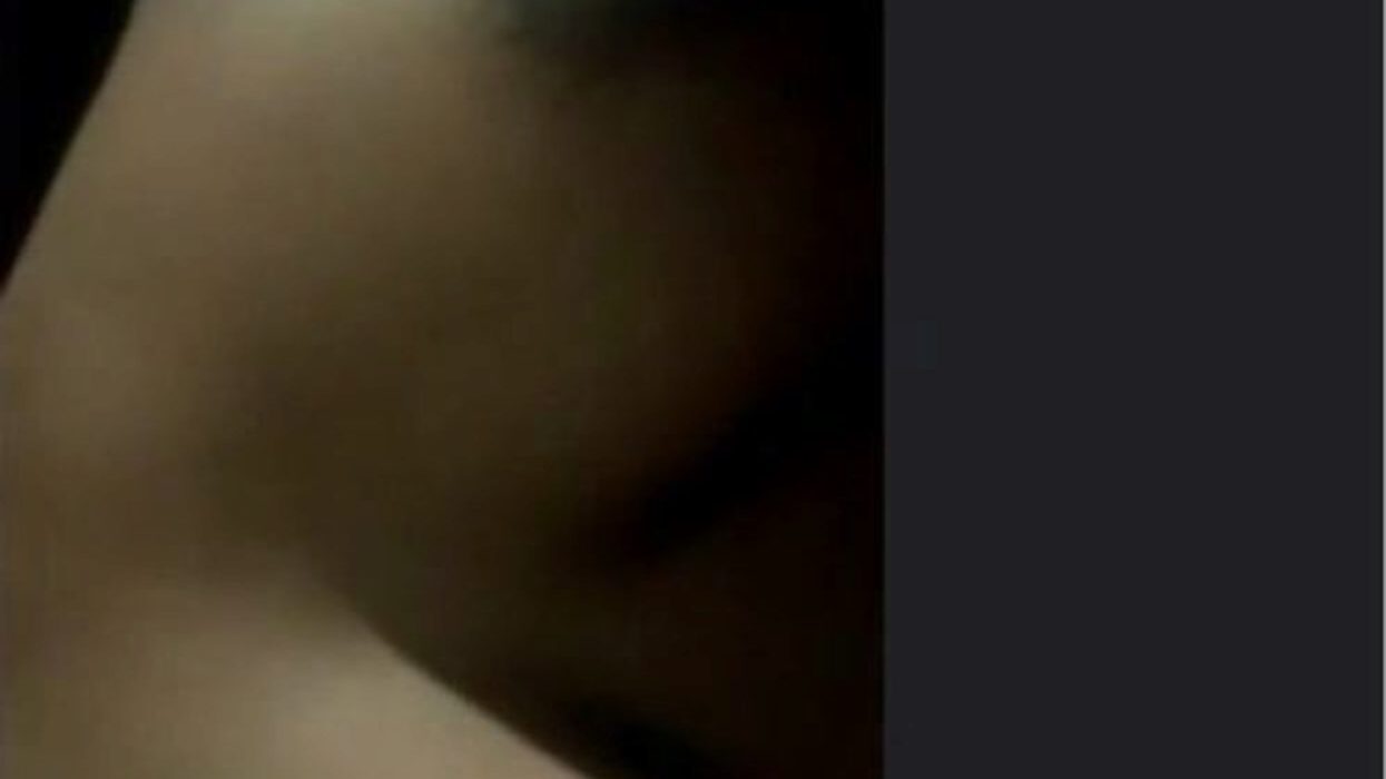 Ebony Webcam beauty is looking forth to recent friends Wer auf diese Titten vor der webcam spritzen will, der kann sich bewerben. Mail Adresse in Beschreibung.. Ist nur ein Promovideo, mir egal ob die Quli schlecht ist.