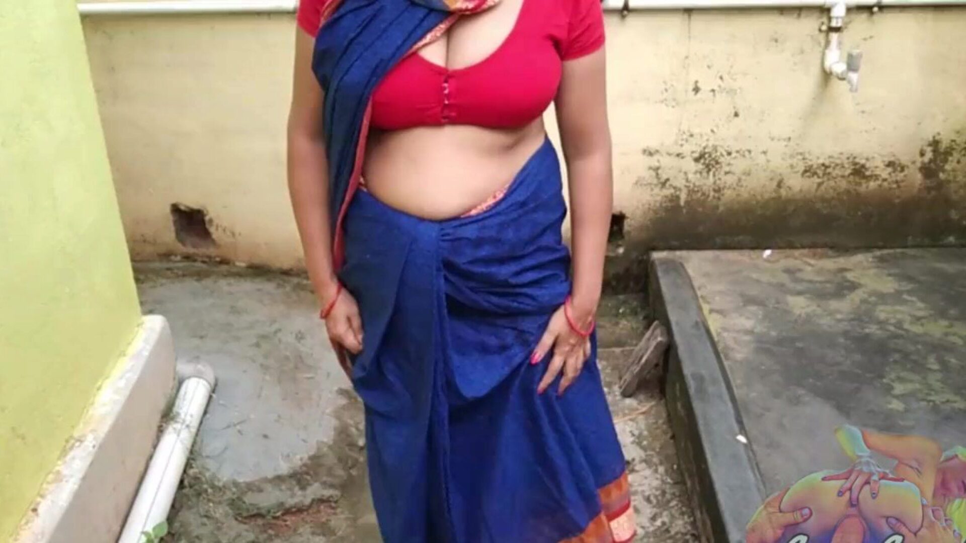 Bhabhi In Blue Saree Pissing BackYard Showing Her Periods Pussy