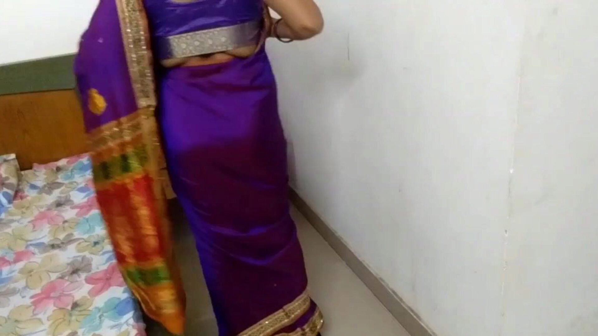 niebieski sari bhabhi ciężko kurwa z Devarem z brudnym hindi audio